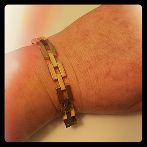 Costume Jewelry Gold-Colored Bracelet
